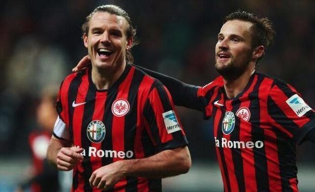 沙尔克主帅赞赏老特拉福德球场氛围的简单介绍