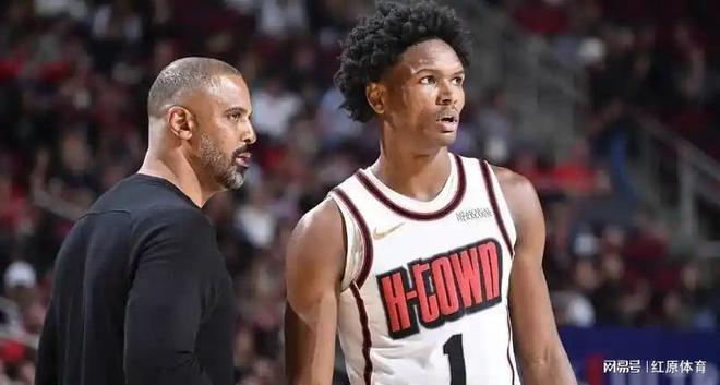 苏德拉德队遭遇竞争压力,教练组力挺鼓励球员的简单介绍 苏德拉德队遭遇竞争压力,教练组力挺鼓励球员的简单介绍