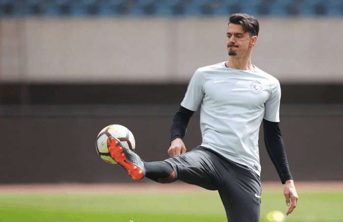 开云体育app-包含大连一方意外失手，士气低迷的词条