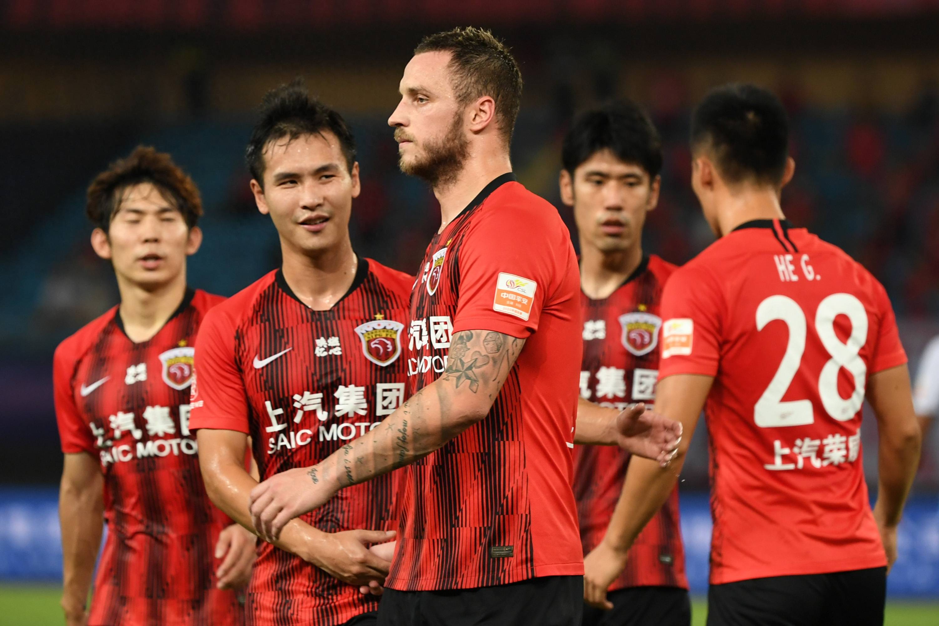 开云体育app-上港斩获胜利，保持中超冠军抢夺优势的简单介绍