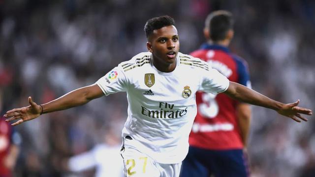 关于足坛新星崭露头角，成为球队关键球员的信息