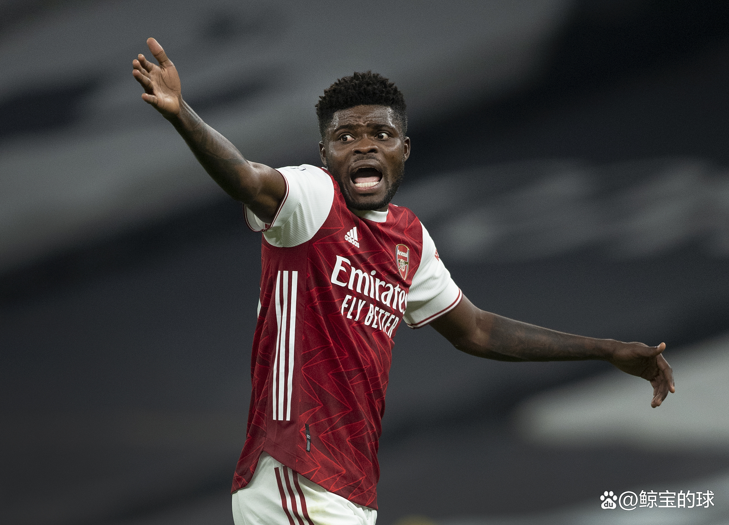 曼联客场惨败，前景黯淡重获英超冠军