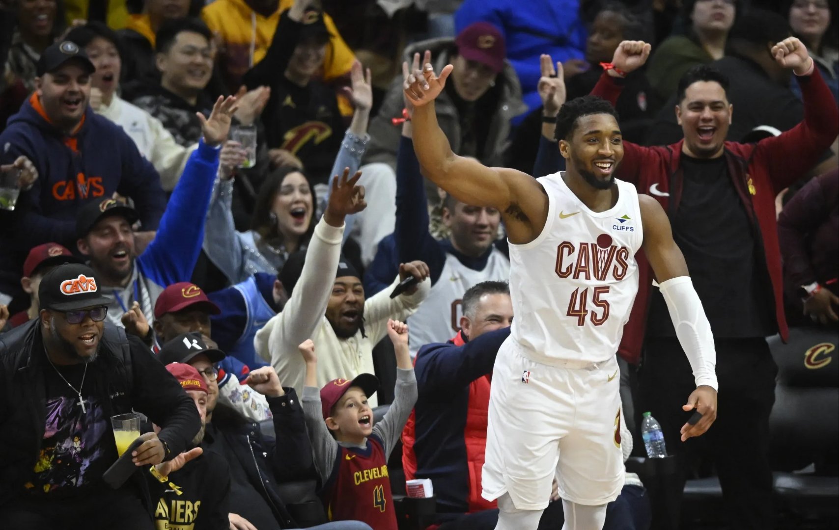 开云体育官网-开拓者力克勇士，麦科勒姆砍下全队最高分的简单介绍