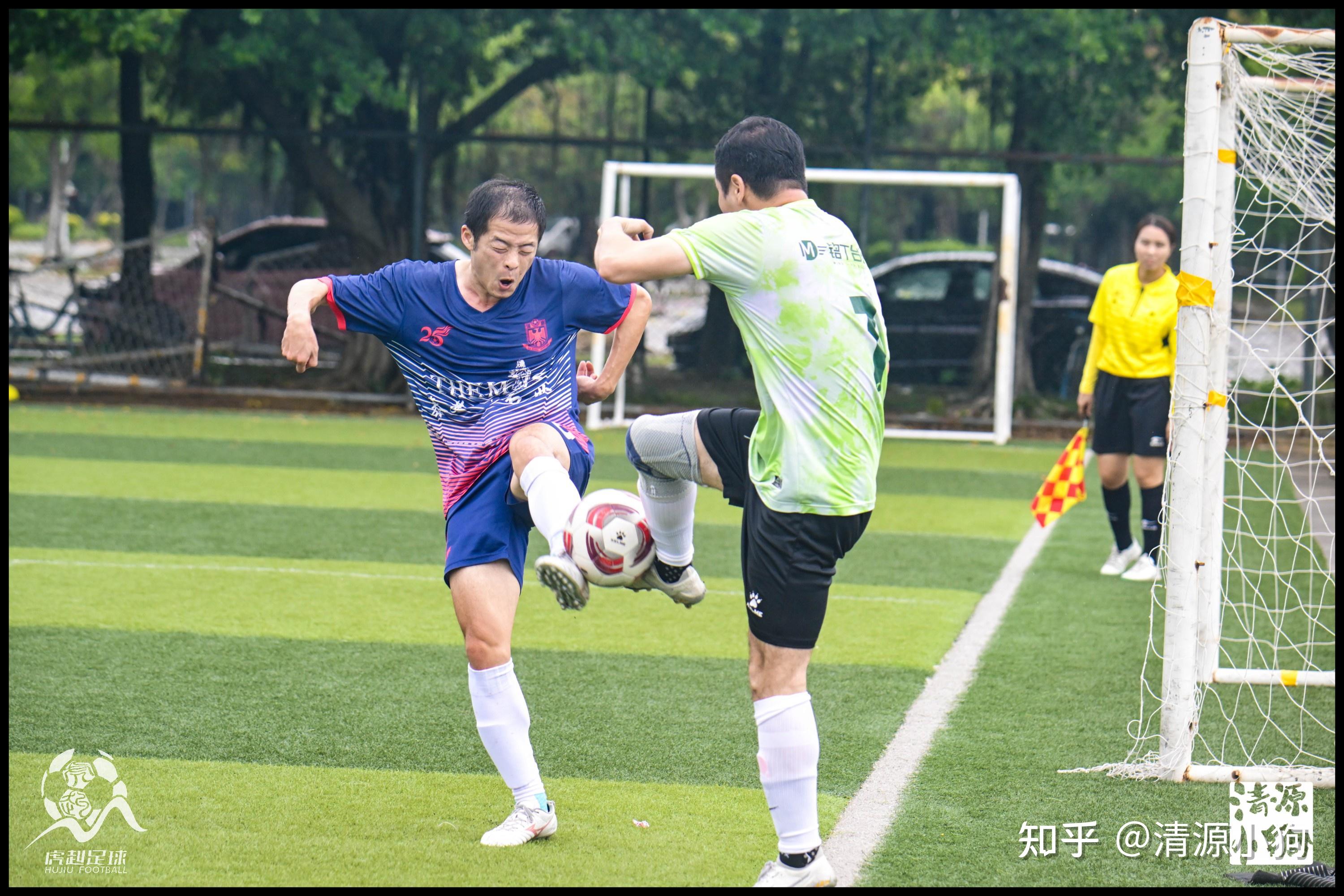 选手实力对拼，激烈足球比赛掀起关注热潮