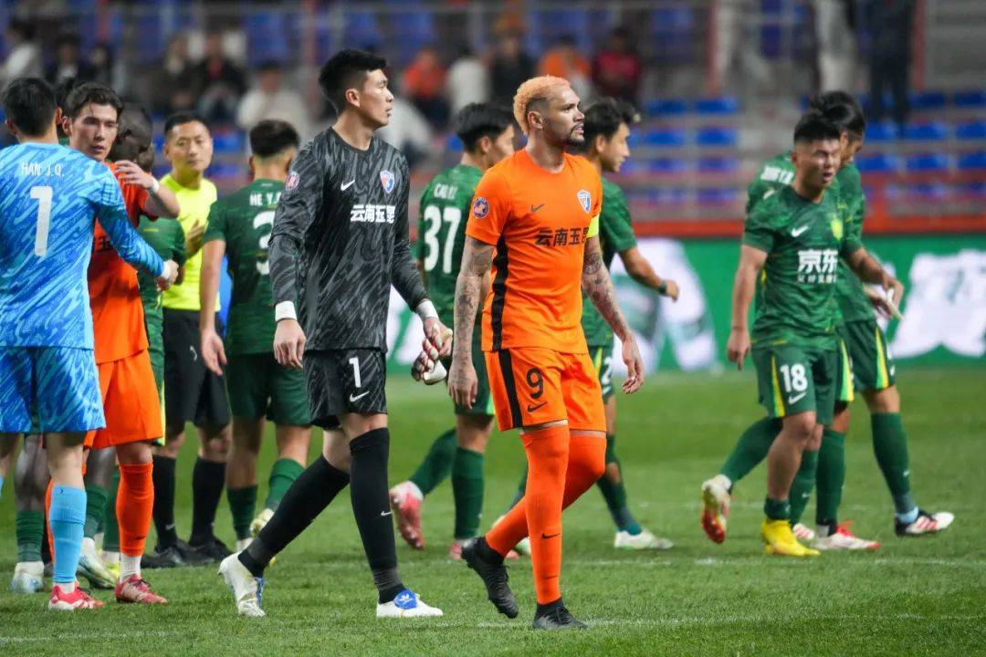 开云体育网页版入口-外援闪耀全场，球队运转如一个大机器