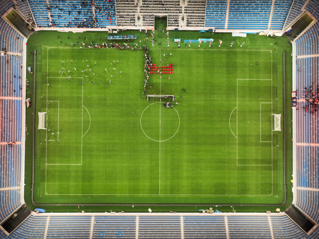 青岛黄海队再次向前迈进，为足球事业贡献力量