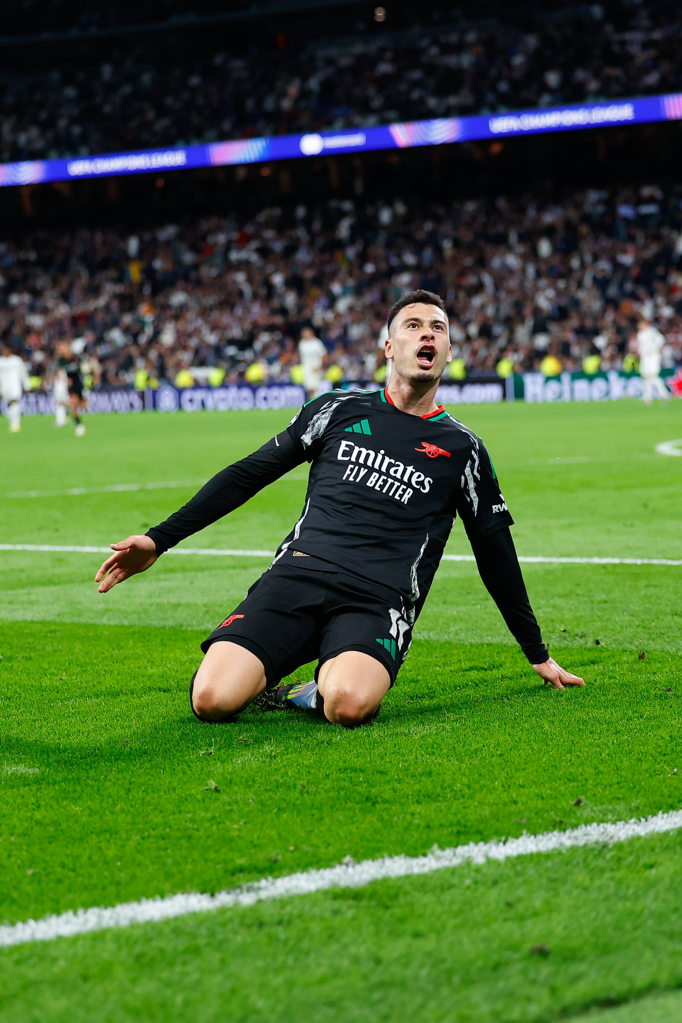 包含阿森纳中场因伤离场，或将缺席接下来数场比赛的词条