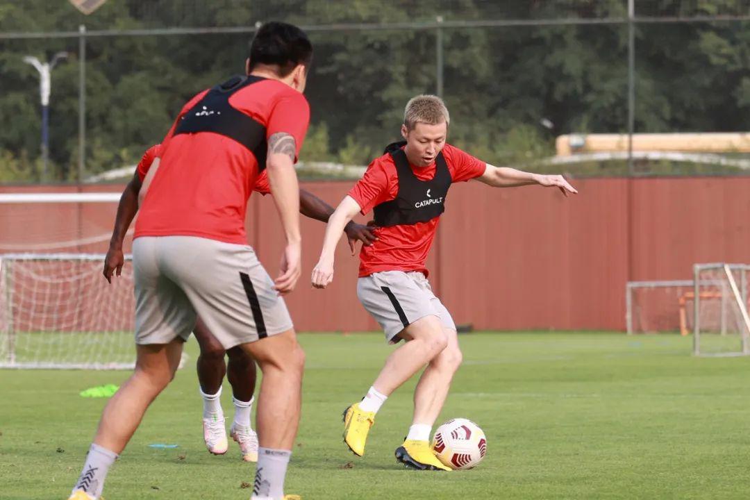 包含教练团队战术调整迎接新赛季挑战的词条 包含教练团队战术调整迎接新赛季挑战的词条