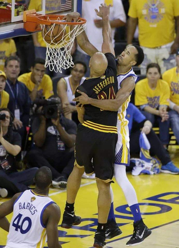 开云体育中国官网-俄罗斯天才控卫突破助球队取得胜利