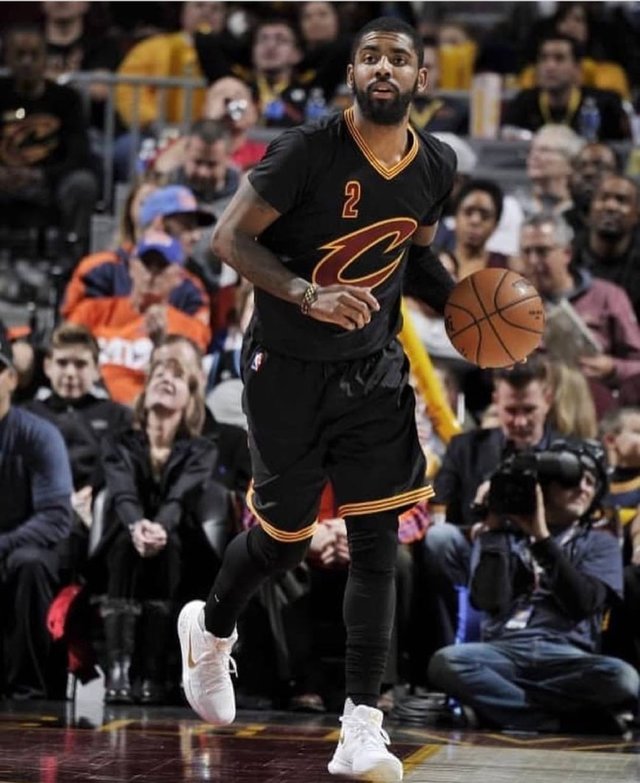 俄罗斯天才控卫突破助球队取得胜利